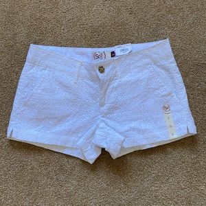 SO juniors white shorts size 5. From Kohl’s NWT!!